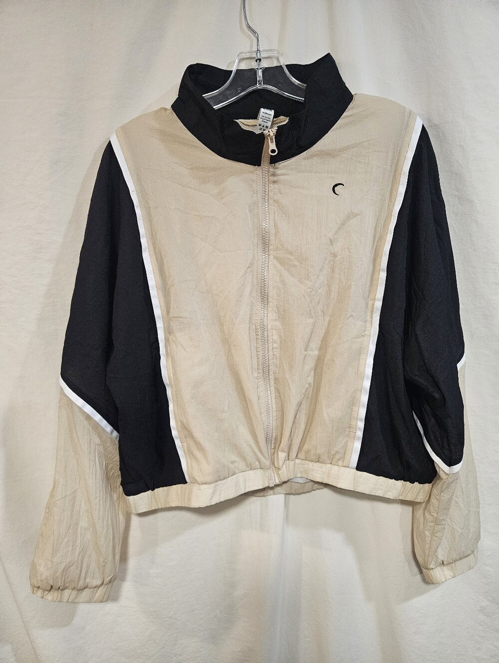 ZYIA Active Jacket in Beige and Black
